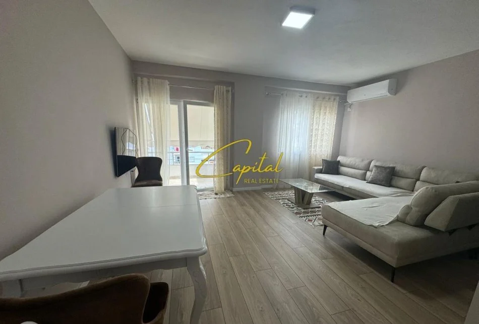 Tirane, jepet me qera apartament 2+1 Kati 4, 100 m² 480 € (FRESKU)