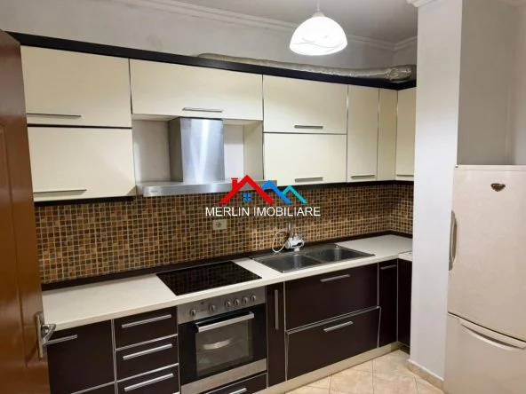 Tirane, jepet me qera apartament 2+1+Ballkon Kati 5, 63 m² 416 € (RRUGA JOKLIN PERSI,YZBERISHT)