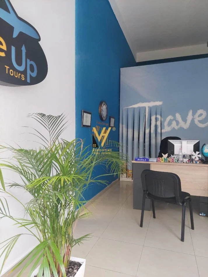 Tirane, shitet dyqan Kati 0, 48 m² 125.000 € (YZBERISHT)