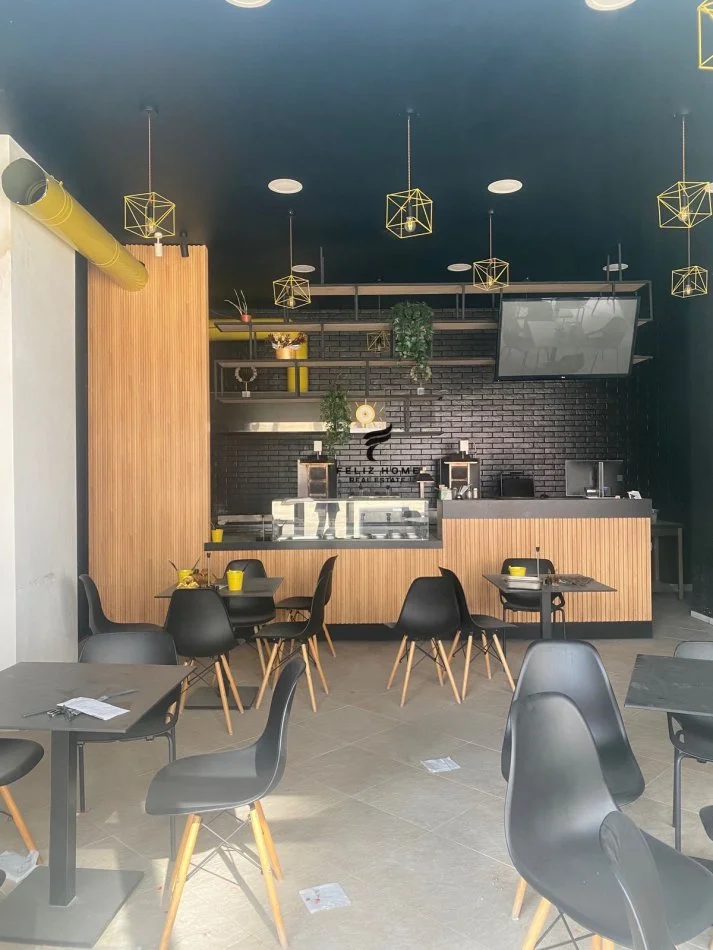 Tirane, jepet me qera dyqan Kati 0, 86 m² 800 € (FUSHA E AVIACIONIT)