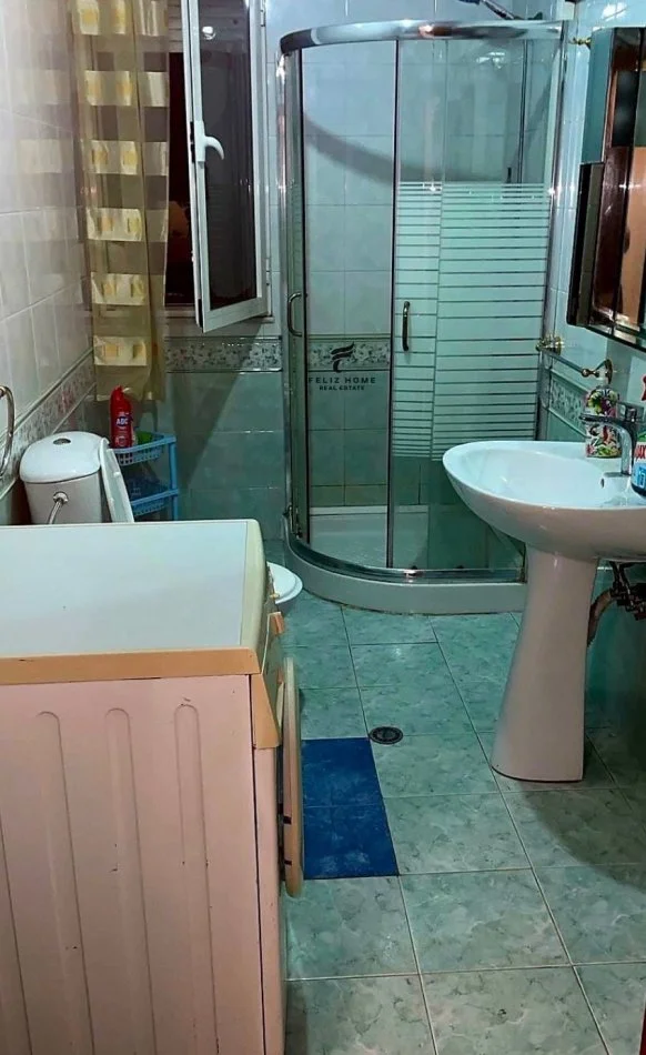 Tirane, jepet me qera apartament 1+1 Kati 5, 60 m² 450 € (ISH PARKU)