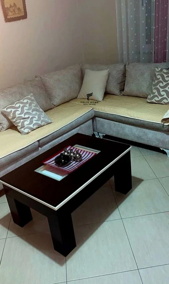 Tirane, jepet me qera apartament 1+1 Kati 5, 60 m² 450 € (ISH PARKU)