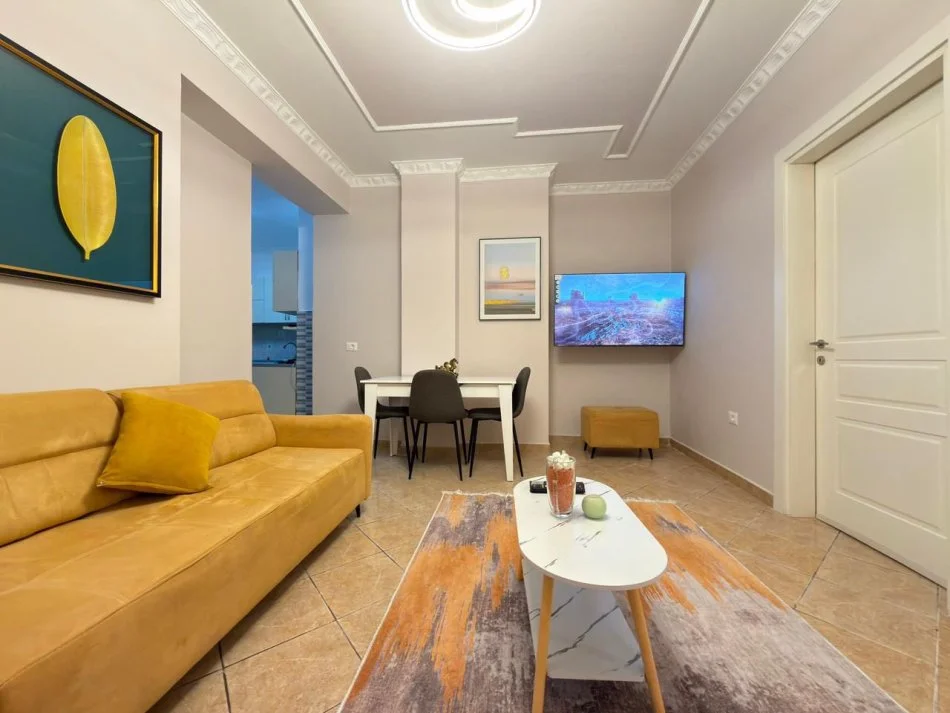 JEPET ME QIRA SUPER APARTAMENT 2+1 TEK RRUGA E ELBASANIT   , 600 €URO