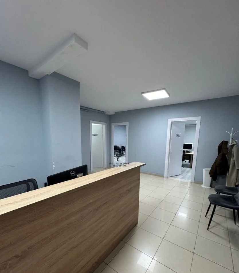 Tirane, jepet me qera zyre Kati 8, 420 m² 3.400 € (stacioni i trenit)