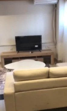 Tirane, jepet me qera apartament duplex 1+1 Kati 1, 70 m² 650 € (Selvia)