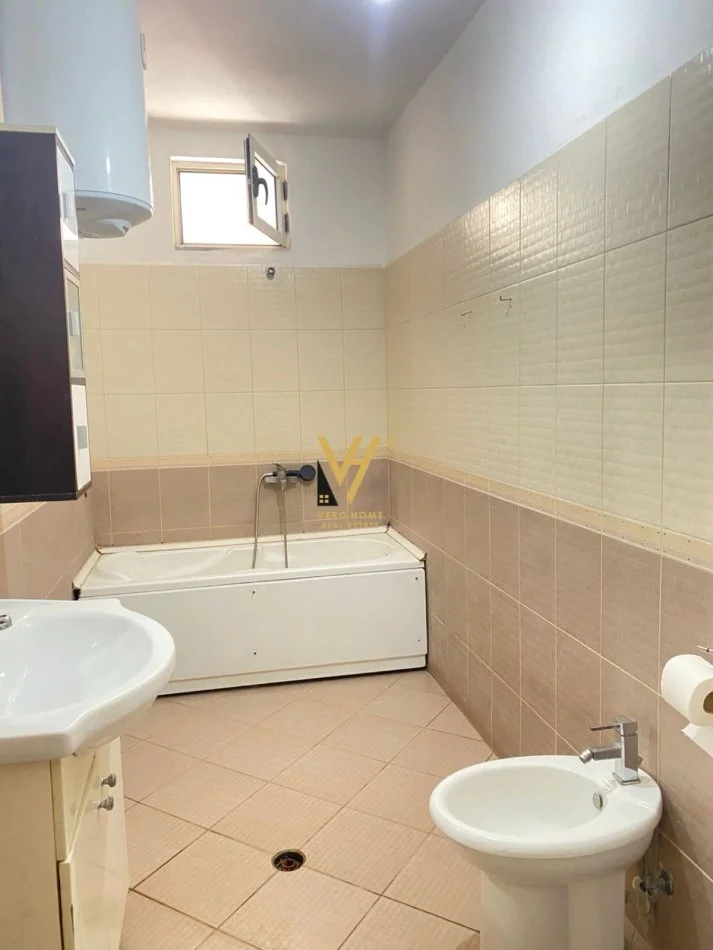 Tirane, shitet apartament 2+1+Ballkon Kati 4, 157 m² 190.000 € (ASTIR)