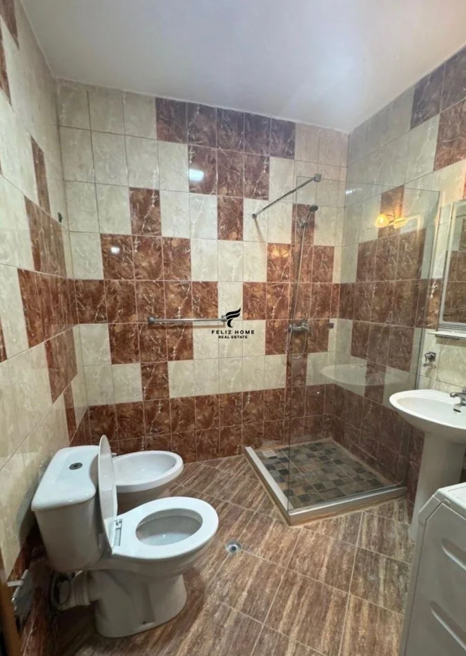 Tirane, jepet me qera apartament 2+1 Kati 4, 100 m² 480 € (FRESKU)