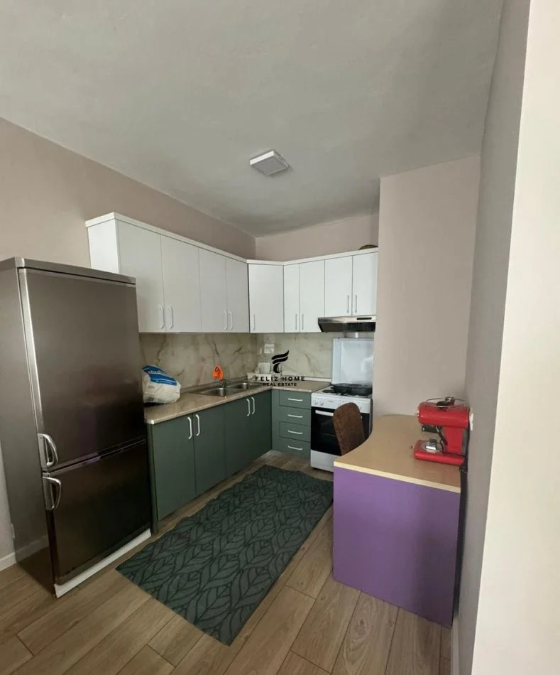 Tirane, jepet me qera apartament 2+1 Kati 4, 100 m² 480 € (FRESKU)