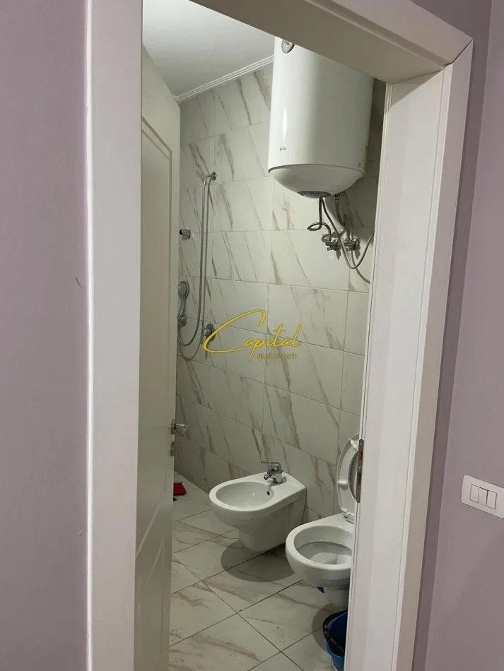 Tirane, jepet me qera apartament 3+1 Kati 2, 130 m² 500 € (5 MAJI)