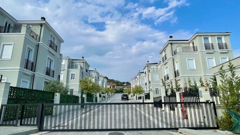 Tirane, jepet me qera Vile 3 Katshe , 412 m² 2.500 € 