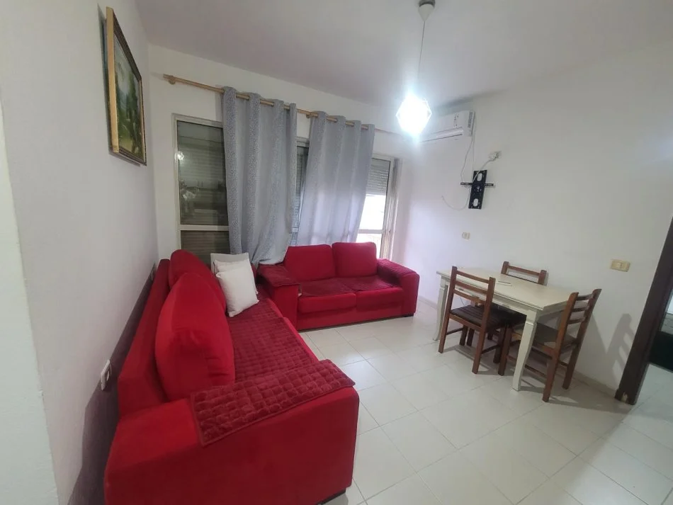 Tirane, jap me qera apartament 1+1+Aneks+Ballkon Kati 7, 55 m² 450 € (Fusha Aviacionit)