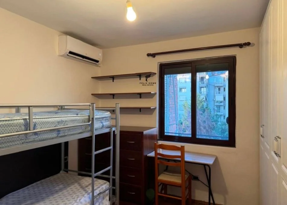 Tirane, jepet me qera apartament 1+1 Kati 5, 60 m² 400 € (RRUGA E DIBRES)