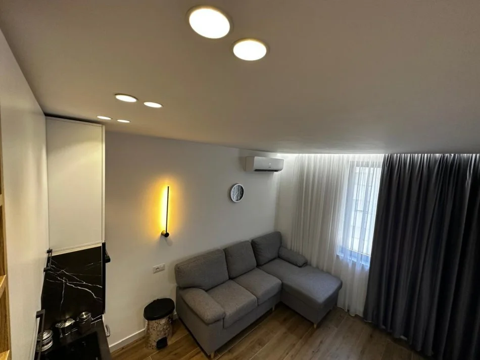 Tirane, shitet apartament 1+1 Kati 5, 90 m² 240.000 € (Rruga Qemail Stafa)