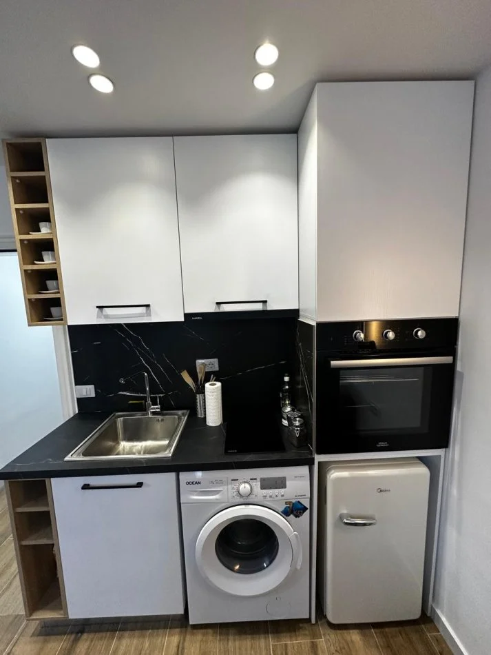 Tirane, shitet apartament 1+1 Kati 5, 90 m² 240.000 € (Rruga Qemail Stafa)