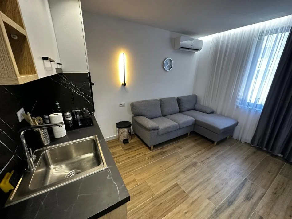 Tirane, shitet apartament 1+1 Kati 5, 90 m² 240.000 € (Rruga Qemail Stafa)