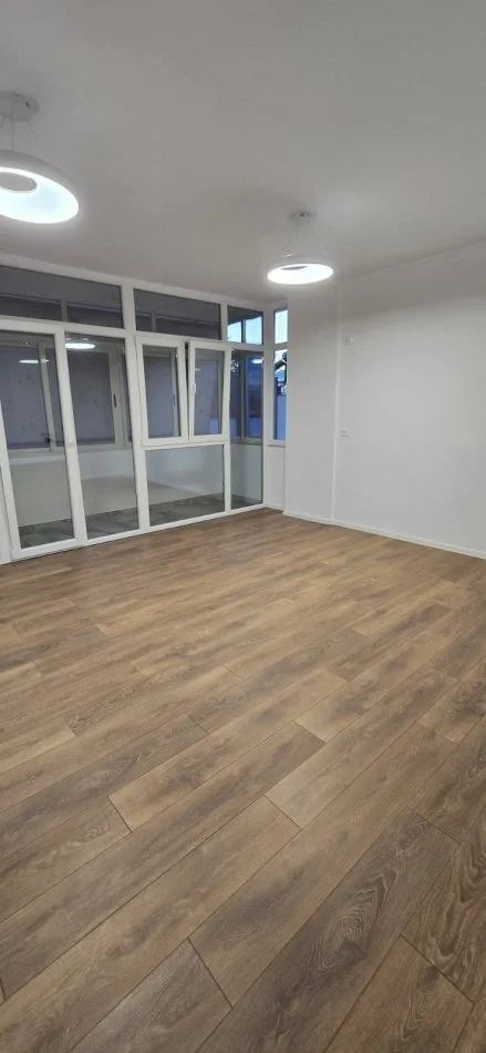 Tirane, shitet apartament 2+1+Ballkon Kati 7, 93 m² 218.000 € 