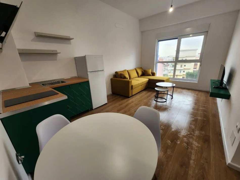 Tirane, jepet me qera apartament 1+1+Aneks+Ballkon Kati 2, 55 m² 380 € (Ali Demi (Kompleksi Kaimi))