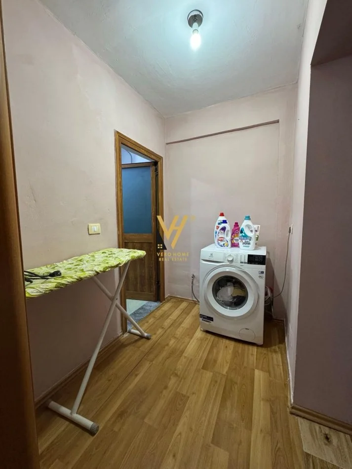 Tirane, jepet me qera apartament 1+1+Ballkon Kati 5, 80 m² 750 € (STADIUMI DINAMO)