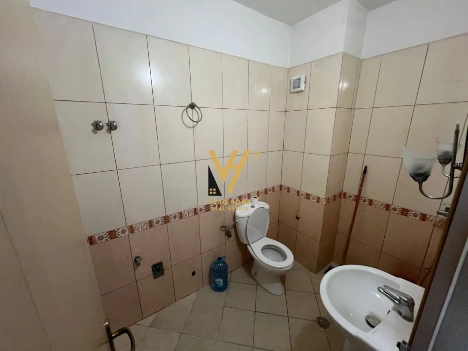 Tirane, jepet me qera apartament 2+1+Ballkon Kati 2, 85 m² 350 € (ASTIR)