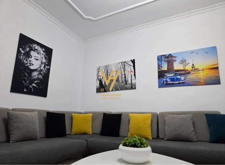 Tirane, jepet me qera apartament 1+1+Ballkon Kati 2, 60 m² 650 € (PAZARI I RI)