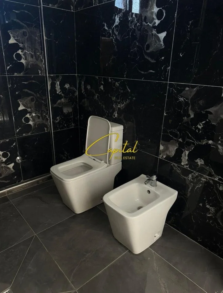 Tirane, jepet me qera apartament 2+1 Kati 1, 90 m² 400 € (ALLIAS)