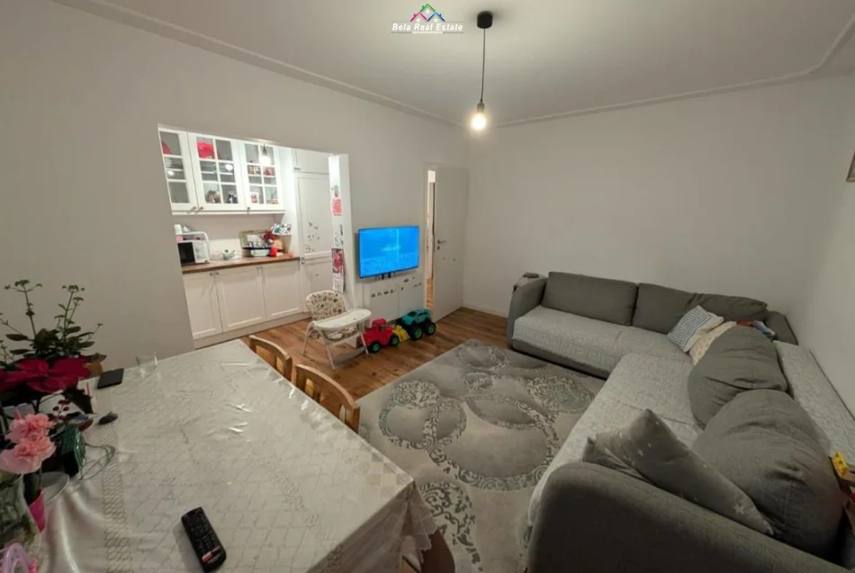 Tirane, shitet apartament 2+1 Kati 3, 75 m² 168.000 € (Ish Parku i autobusave)