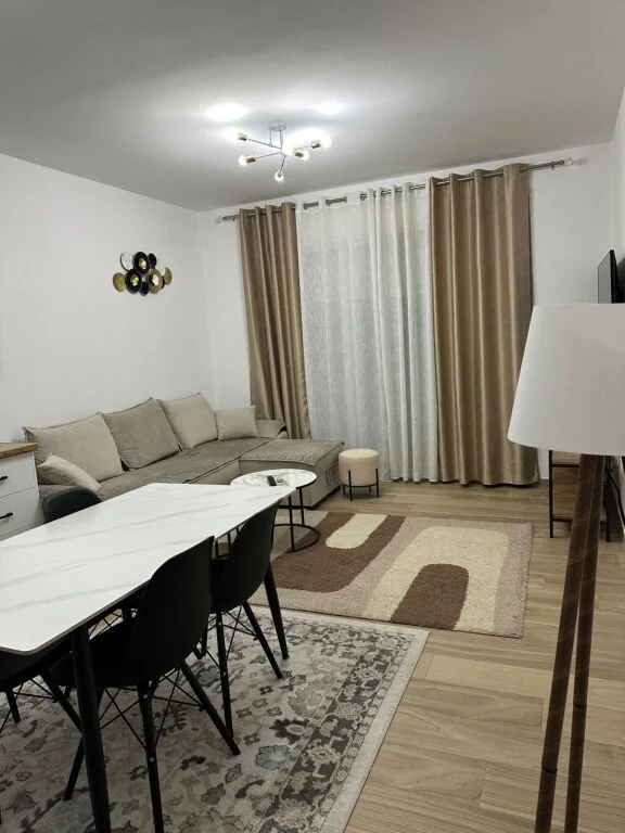 Tirane, jepet me qera apartament 2+1+Aneks+Ballkon Kati 7, 84 m² 400 € (Kompleksi Univers City)