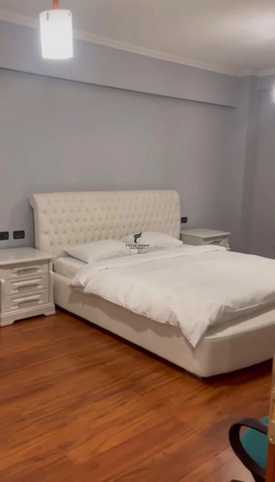 Tirane, jepet me qera apartament 3+1 Kati 3, 160 m² 2.000 € (BLLOKU)