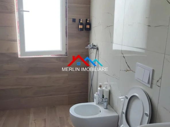 Shqiperi, jepet me qera apartament 2+1+Ballkon Kati 7, 84 m² 400 € (RRUGA GRYKA E KACANIKUT,UNIVERS CITY)