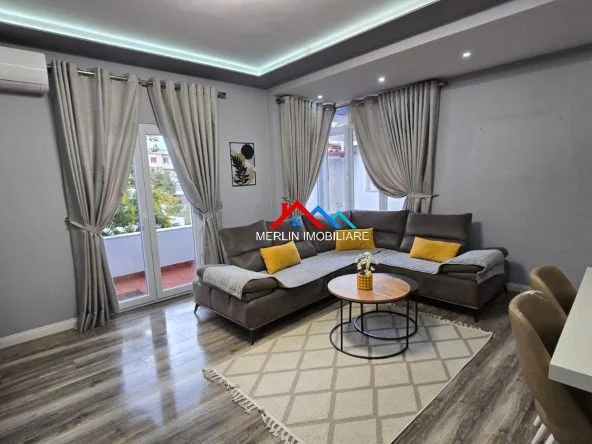 Tirane, jepet me qera apartament 2+1+Ballkon Kati 2, 115 m² 674 € (RRUGA SELIM BRAJA,SAUK)