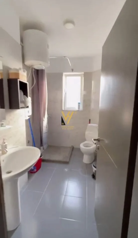 Tirane, jepet me qera apartament 2+1+Ballkon Kati 2, 75 m² 490 € (LAPRAKE)