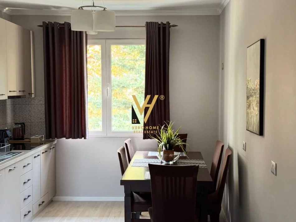 Tirane, jepet me qera apartament 2+1+Ballkon Kati 2, 75 m² 490 € (LAPRAKE)