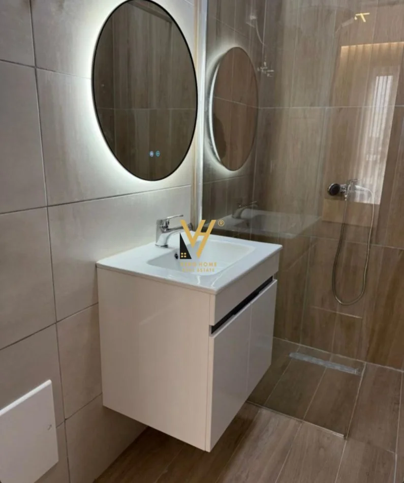 Tirane, jepet me qera apartament 2+1+Ballkon Kati 8, 103 m² 930 € (DON BOSKO)