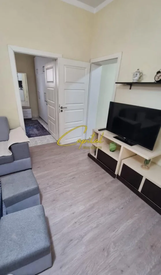 Tirane, jepet me qera apartament 2+1 Kati 2, 85 m² 500 € (21 DHJETORI)