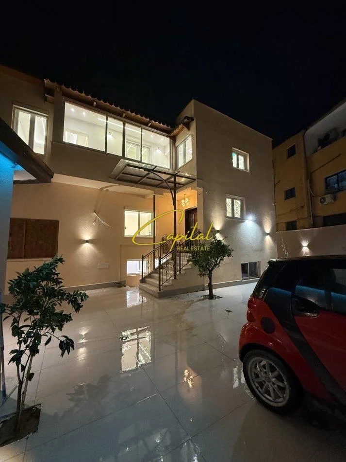 Tirane, jepet me qera Vile 4+1 Kati 2, 200 m² 2.000 € (21 DHJETORI)