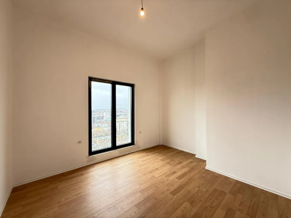 Tirane, shitet apartament 3+1 Kati 13, 132 m² 420.000 € (Qender)