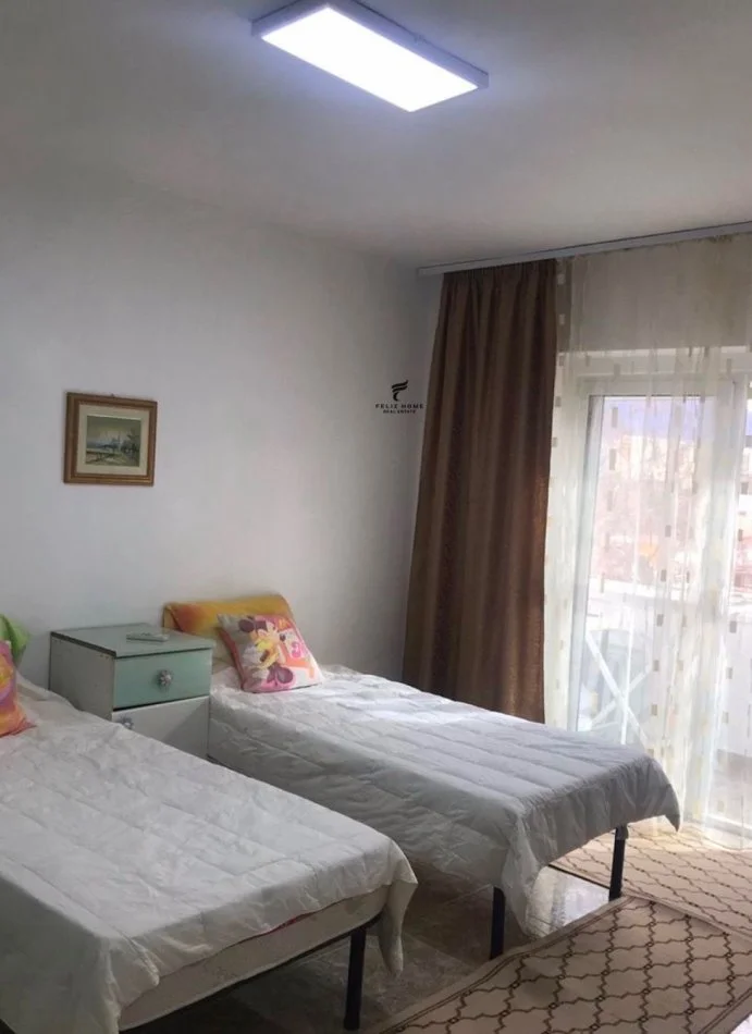 Tirane, jepet me qera apartament 2+1 Kati 4, 80 m² 550 € (RRUGA E DIBRES)