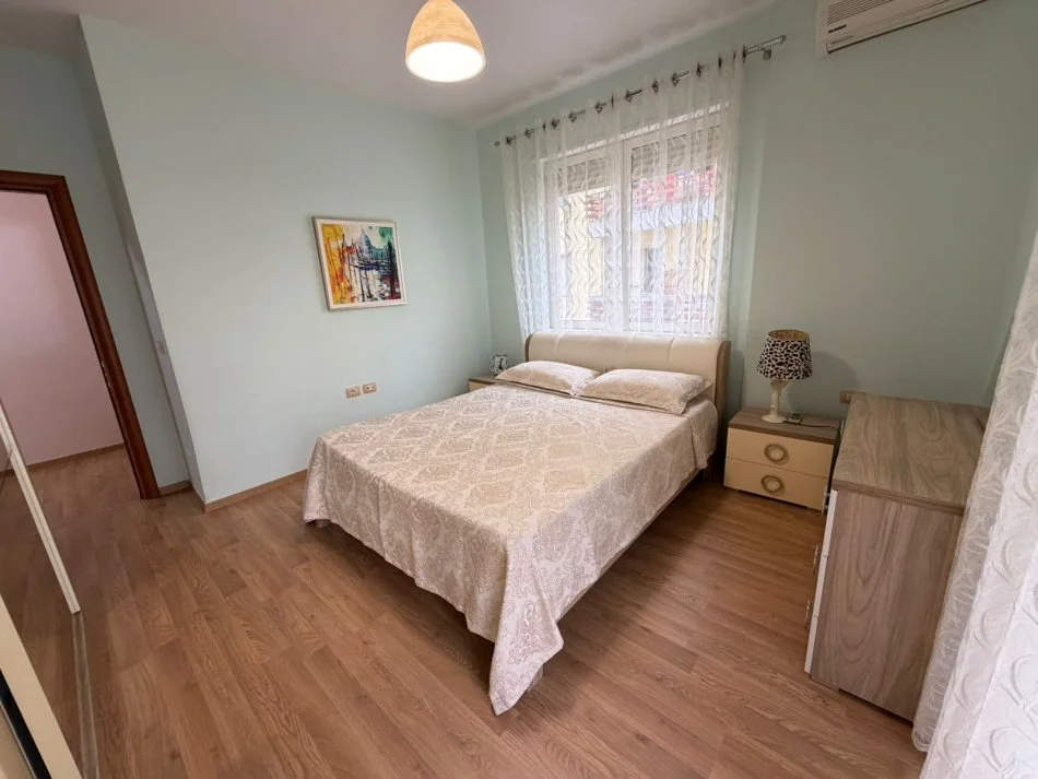 Tirane, jepet me qera apartament 2+1 Kati 3, 112 m² 650 € (Rruga Eduard Mano)