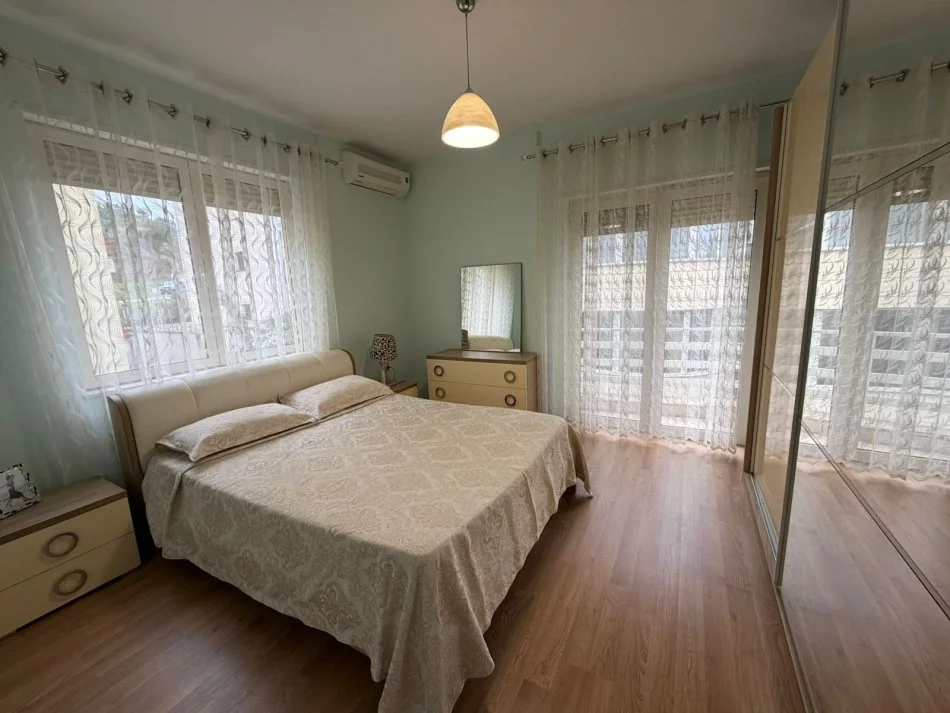 Tirane, jepet me qera apartament 2+1 Kati 3, 112 m² 650 € (Rruga Eduard Mano)