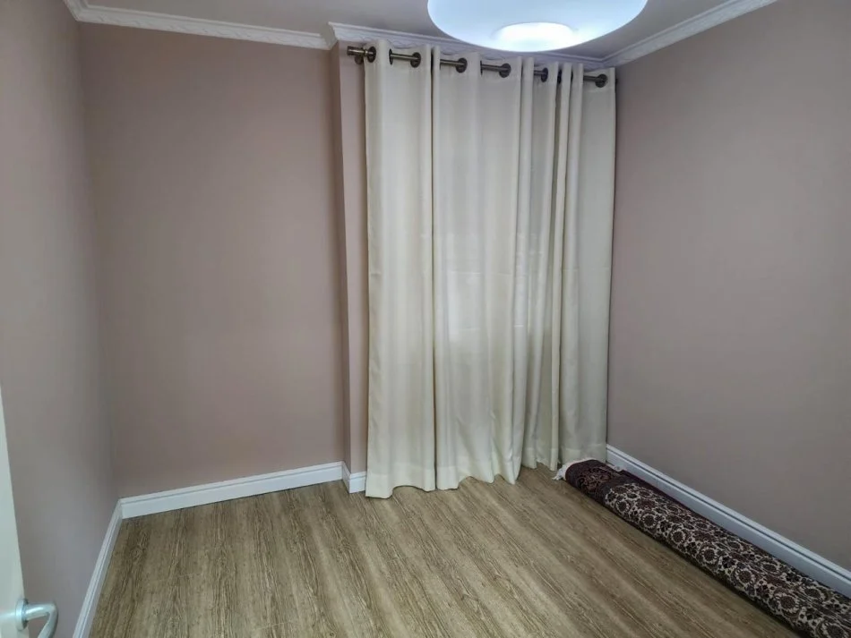 Tirane, jepet me qera Vile 2 Katshe Kati 2, 800 m² 2.500 € 