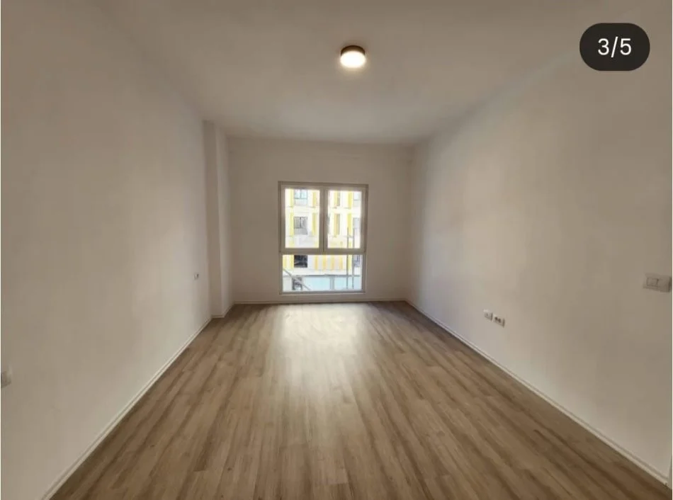 Tirane, jepet me qera zyre Kati 2, 100 m² 1.000 € (ZOGU I ZI)