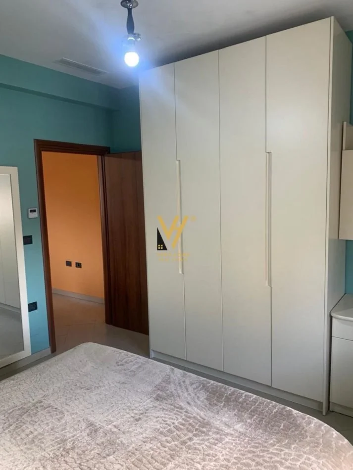 Tirane, jepet me qera apartament 3+1+Ballkon Kati 3, 120 m² 520 € (STACIONI I TRENIT)