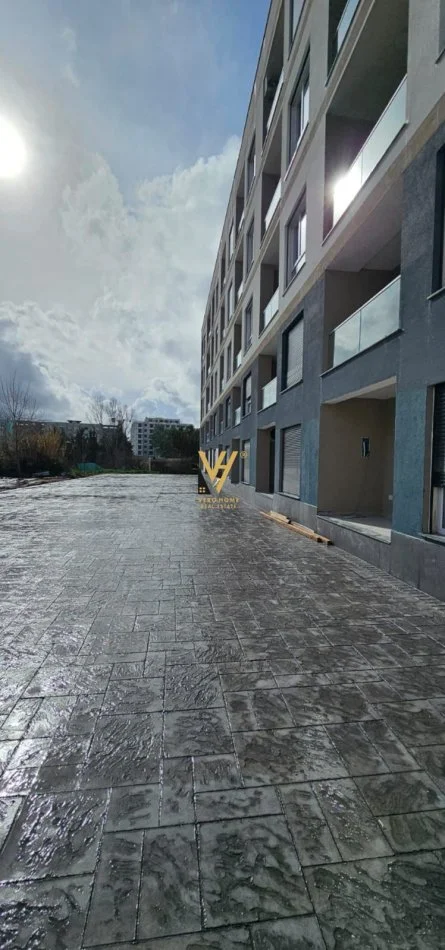 Tirane, shitet apartament duplex 2+1+Ballkon Kati 0, 133 m² 126.400 € (GOLEM)