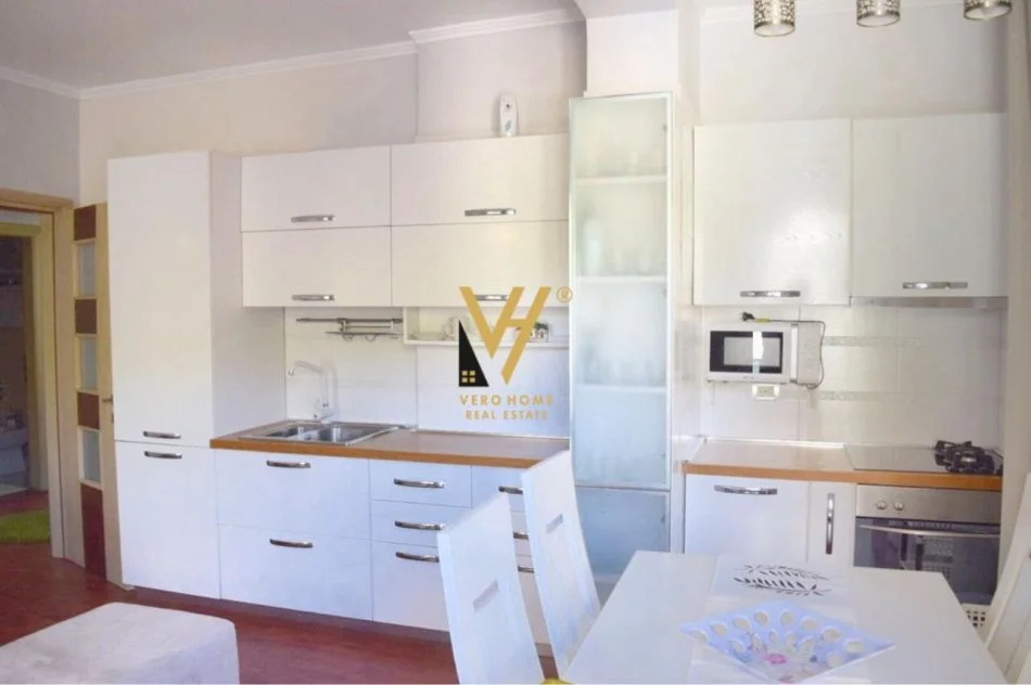 Tirane, shitet apartament 1+1+Ballkon Kati 3, 68 m² 135.000 € (SHKEMBI I KAVAJES)