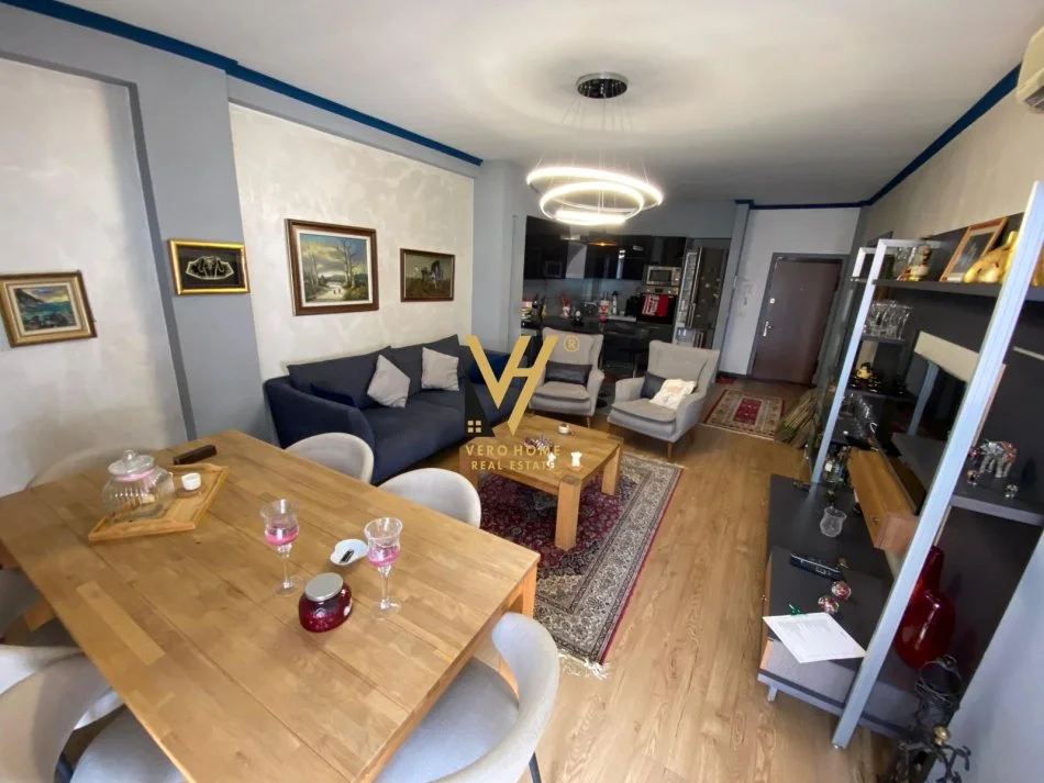 Tirane, shitet apartament 2+1+Ballkon Kati 2, 106 m² 280.000 € (URA E TABAKEVE)