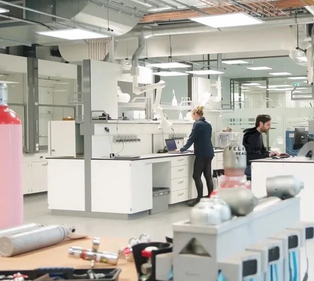 Tirane, jepet me qera ambjent biznesi Kati 0, 195 m² 6.000 € (SHESHI SKENDERBEJ)