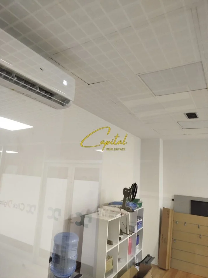 Tirane, jepet me qera zyre Kati 2, 54 m² 600 € (21 DHJETORI)