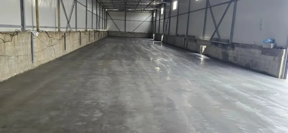 Tirane, jepet me qera magazine Kati 0, 440 m² 2.000 € (Peze)