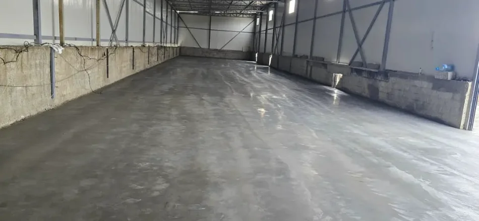 Tirane, jepet me qera magazine Kati 0, 690 m² (Peze)