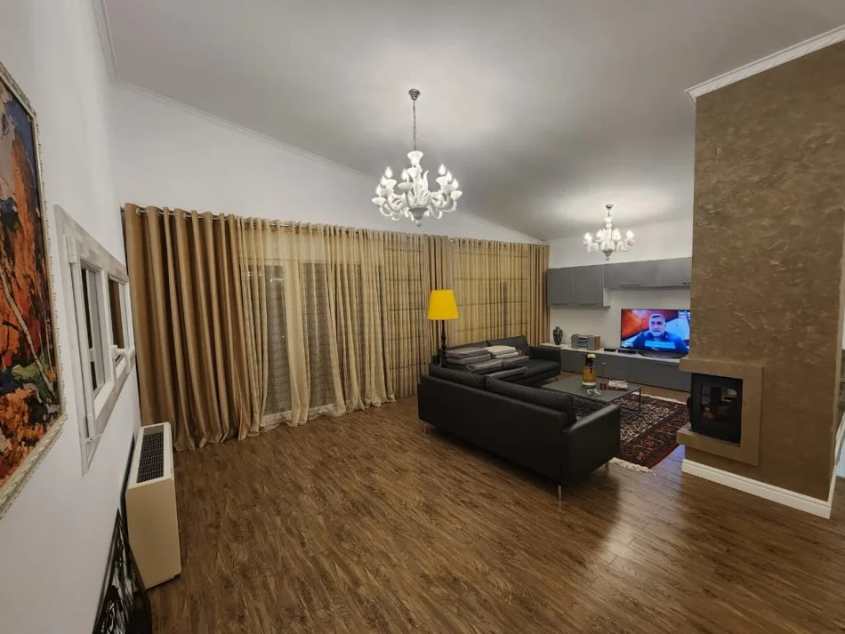 Tirane, jepet me qera apartament 2 Katshe Kati 0, 200 m² 2.500 € (TEG)